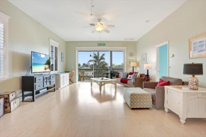 The Perfect Beach Getaway, 2 Bedroom, 2-Bath Home, Sleeps 7